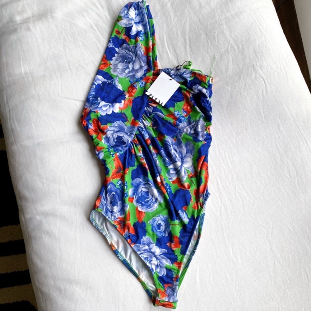 ZARA BLUE MULTI FLORAL ASYMMETRICAL BODYSUIT! - Picture 2 of 10